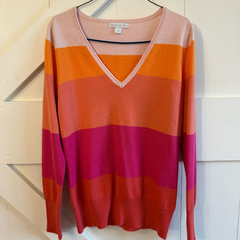New York & Company Women’s V-Neck Sweater Color‎ Block Pink & Orange Stripes XS